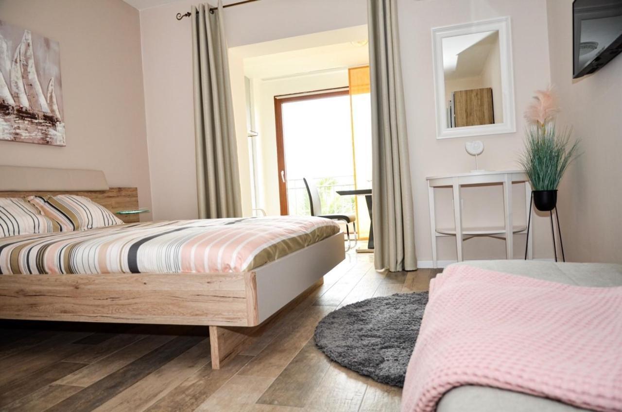 Family Friendly Apartments With A Swimming Pool Povljana, Pag - 244 Esterno foto