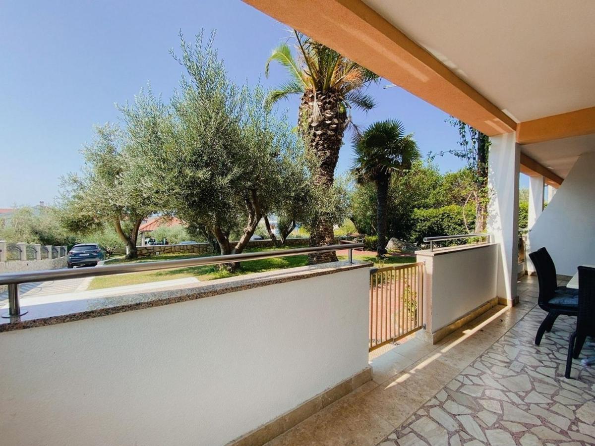 Family Friendly Apartments With A Swimming Pool Povljana, Pag - 244 Esterno foto