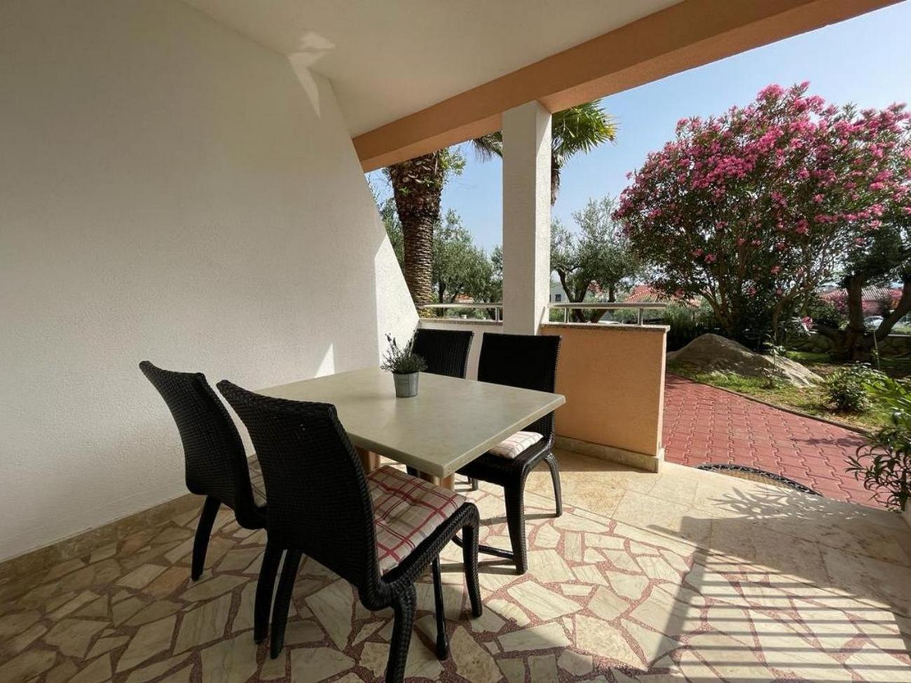 Family Friendly Apartments With A Swimming Pool Povljana, Pag - 244 Esterno foto